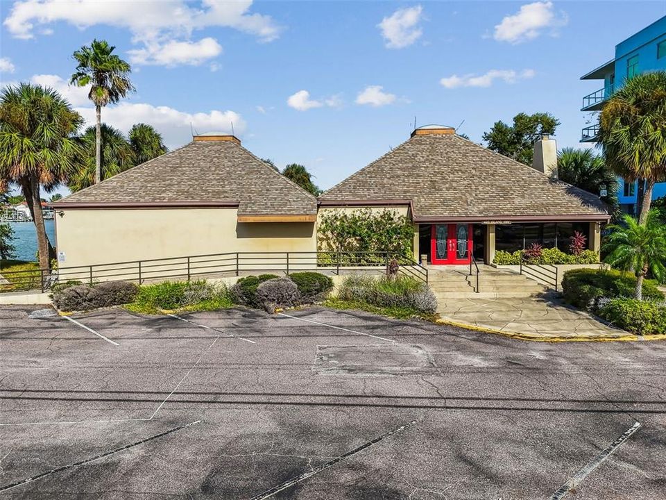 For Sale: $2,850,000 (0.75 acres)