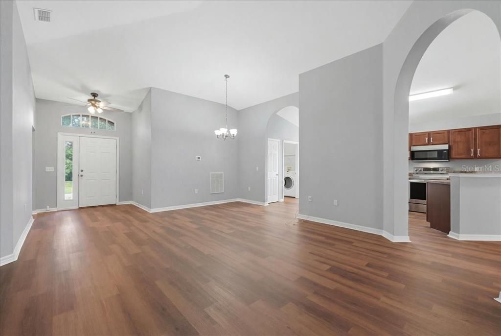 For Sale: $315,000 (4 beds, 2 baths, 1862 Square Feet)
