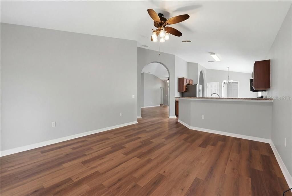 For Sale: $315,000 (4 beds, 2 baths, 1862 Square Feet)