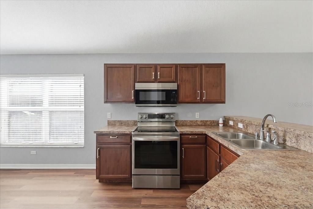 For Sale: $315,000 (4 beds, 2 baths, 1862 Square Feet)