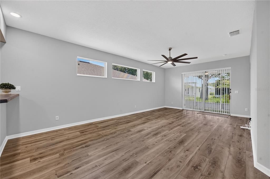 For Sale: $315,000 (3 beds, 2 baths, 1601 Square Feet)