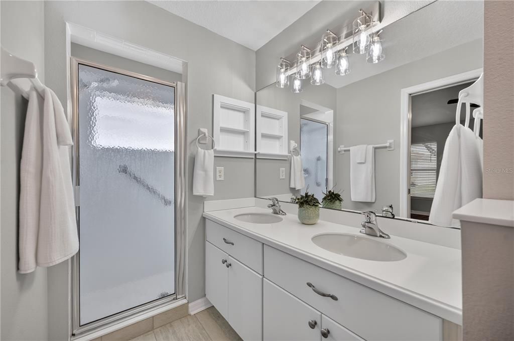 For Sale: $315,000 (3 beds, 2 baths, 1601 Square Feet)