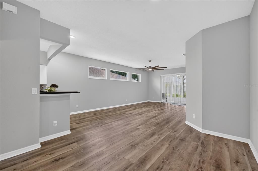 For Sale: $315,000 (3 beds, 2 baths, 1601 Square Feet)