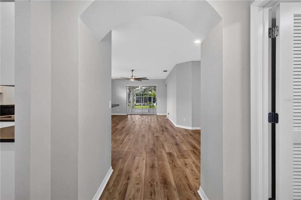 For Sale: $315,000 (3 beds, 2 baths, 1601 Square Feet)