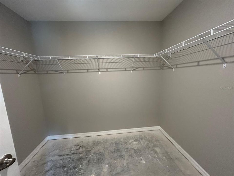 For Rent: $2,095 (4 beds, 2 baths, 1806 Square Feet)