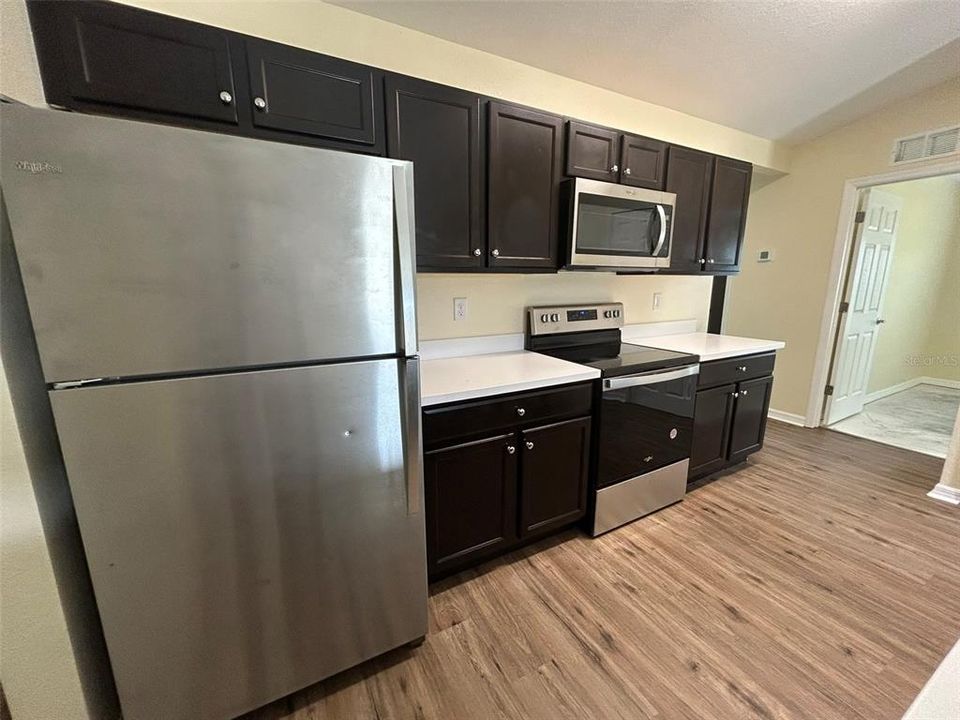 For Rent: $2,095 (4 beds, 2 baths, 1806 Square Feet)