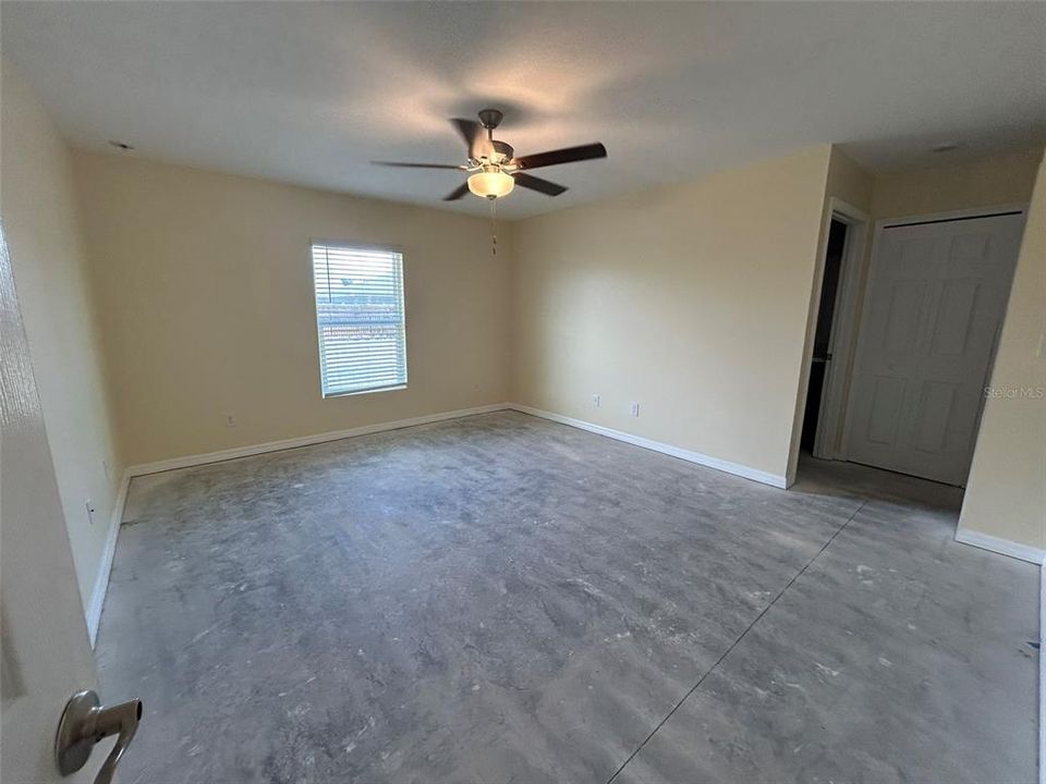 For Rent: $2,095 (4 beds, 2 baths, 1806 Square Feet)