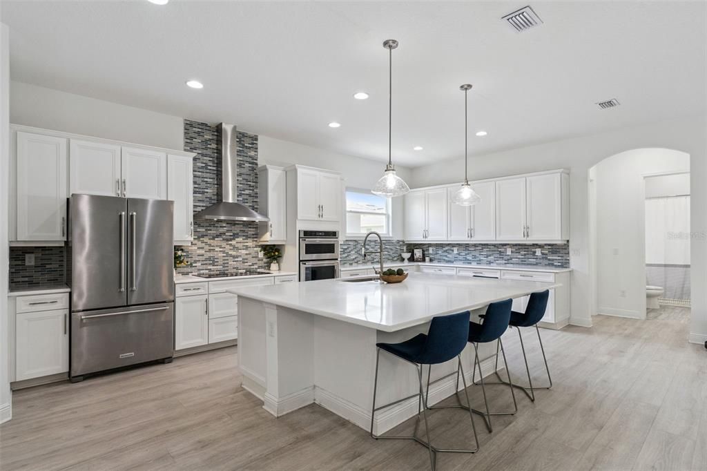 For Sale: $1,100,000 (7 beds, 4 baths, 3938 Square Feet)