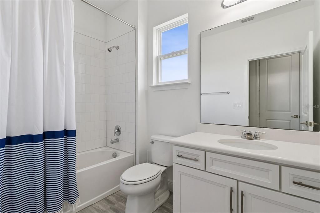For Sale: $1,100,000 (7 beds, 4 baths, 3938 Square Feet)