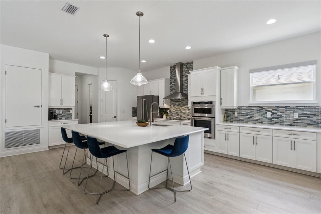 For Sale: $1,100,000 (7 beds, 4 baths, 3938 Square Feet)