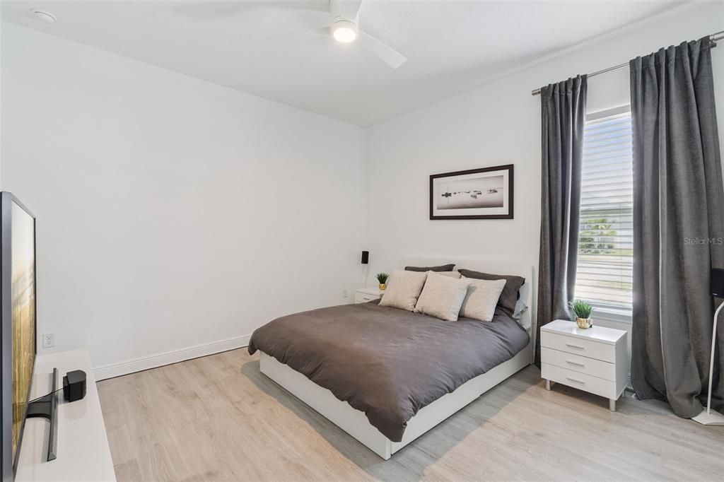 For Sale: $1,100,000 (7 beds, 4 baths, 3938 Square Feet)