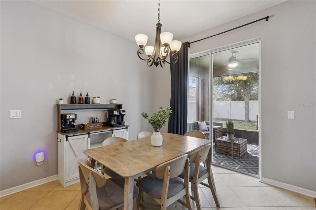 En Venta: $374,900 (4 camas, 2 baños, 1859 Pies cuadrados)