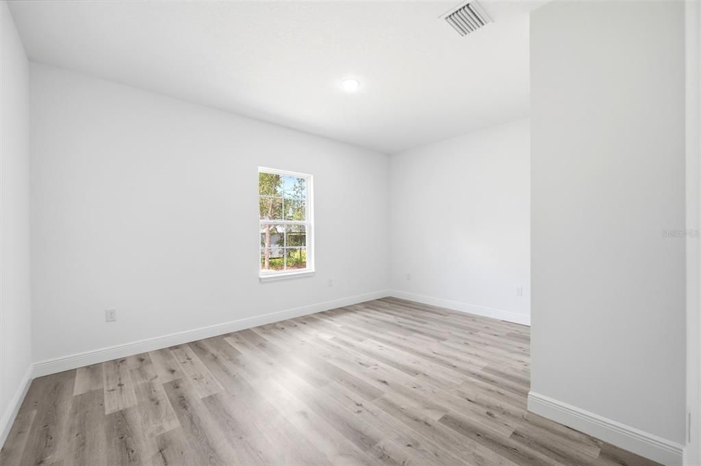 For Sale: $283,000 (3 beds, 2 baths, 1540 Square Feet)