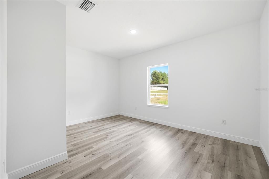 For Sale: $283,000 (3 beds, 2 baths, 1540 Square Feet)