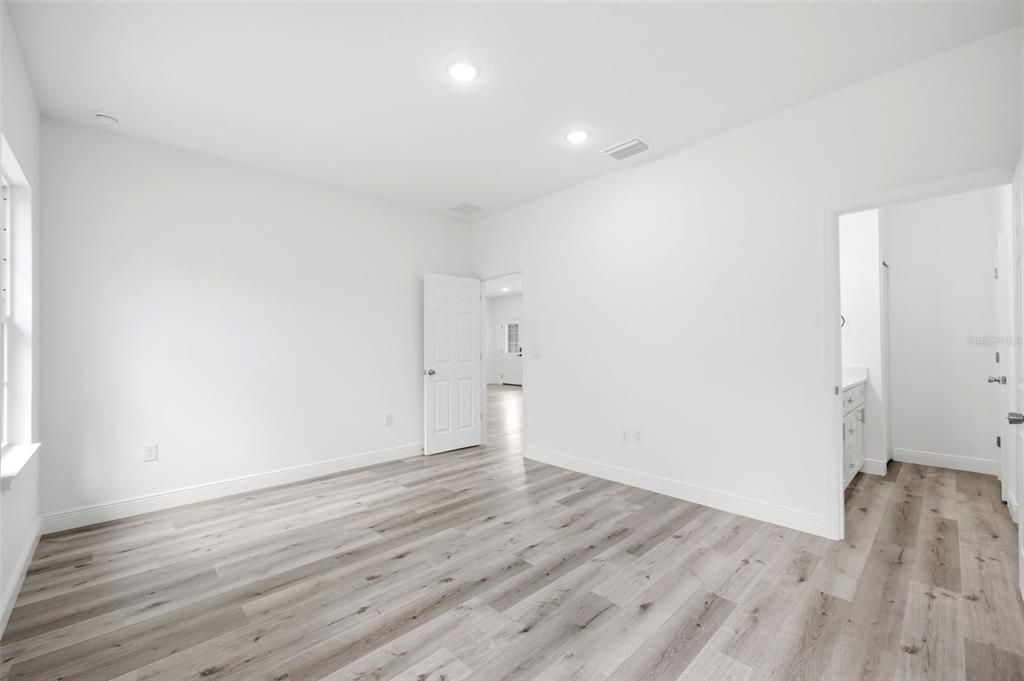 For Sale: $283,000 (3 beds, 2 baths, 1540 Square Feet)