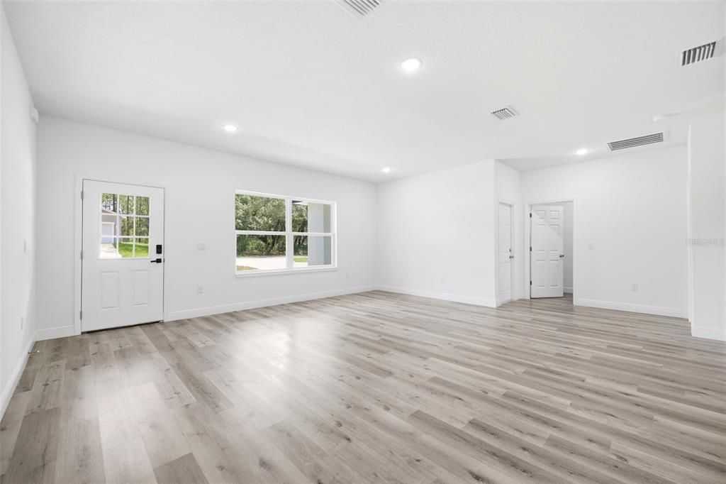 For Sale: $283,000 (3 beds, 2 baths, 1540 Square Feet)