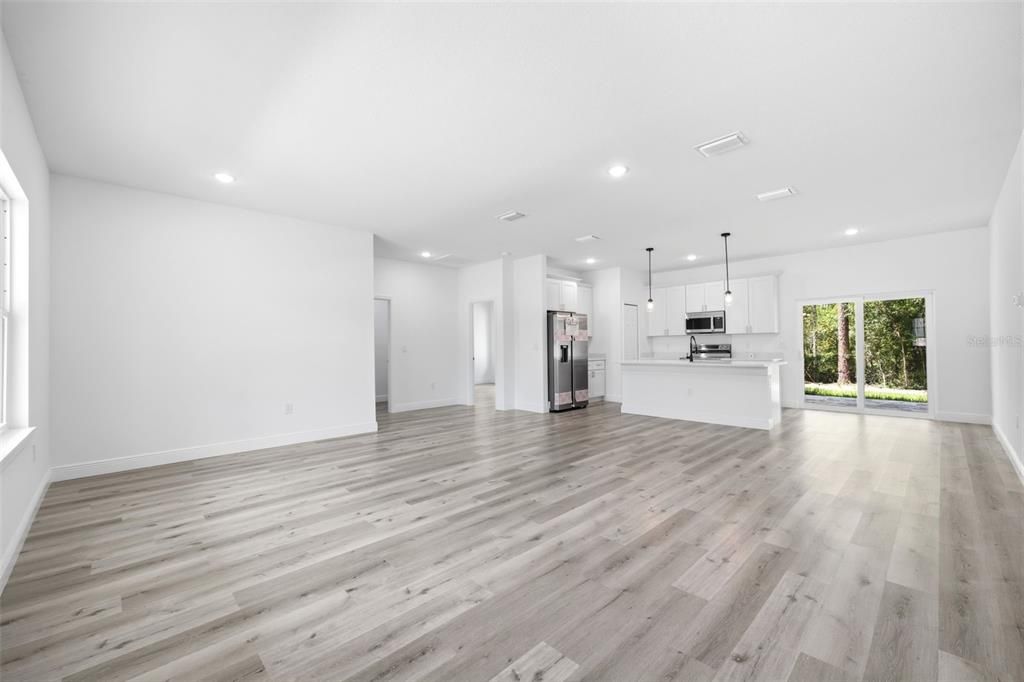 For Sale: $283,000 (3 beds, 2 baths, 1540 Square Feet)