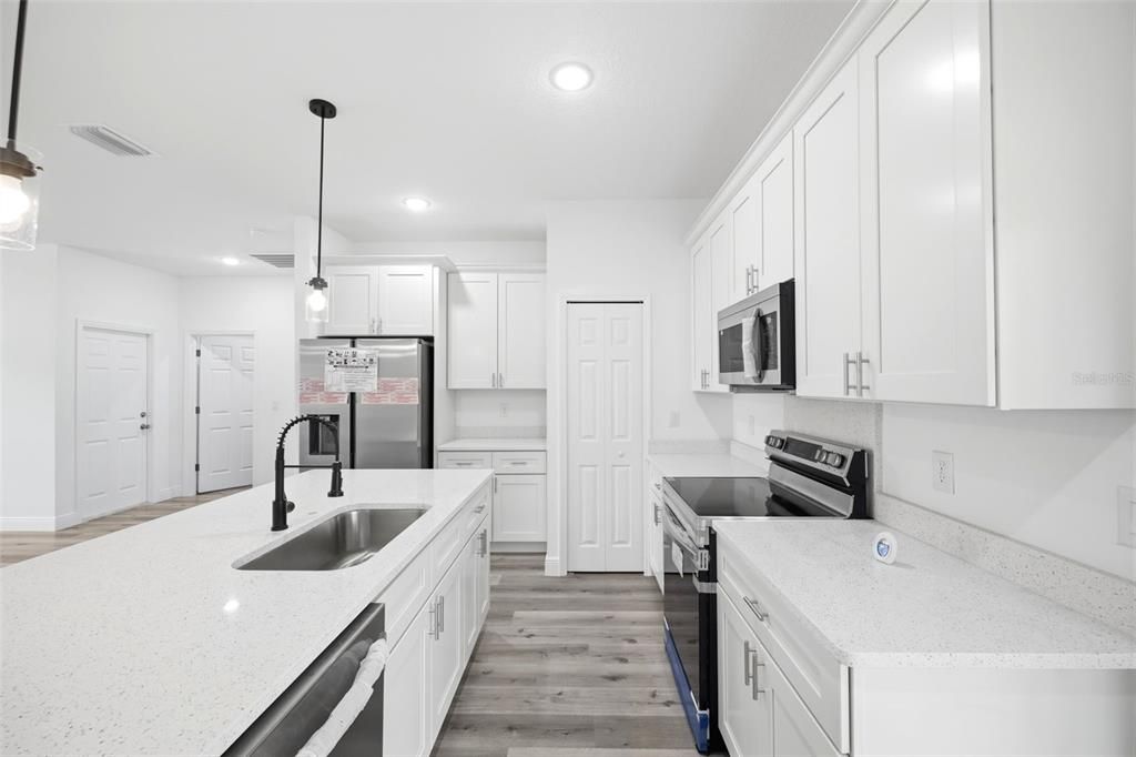 For Sale: $283,000 (3 beds, 2 baths, 1540 Square Feet)