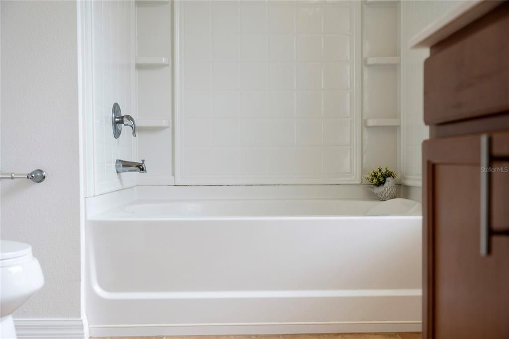 For Rent: $2,050 (2 beds, 2 baths, 1273 Square Feet)