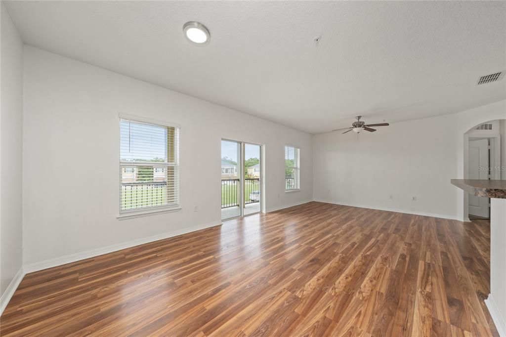 For Rent: $2,050 (2 beds, 2 baths, 1273 Square Feet)