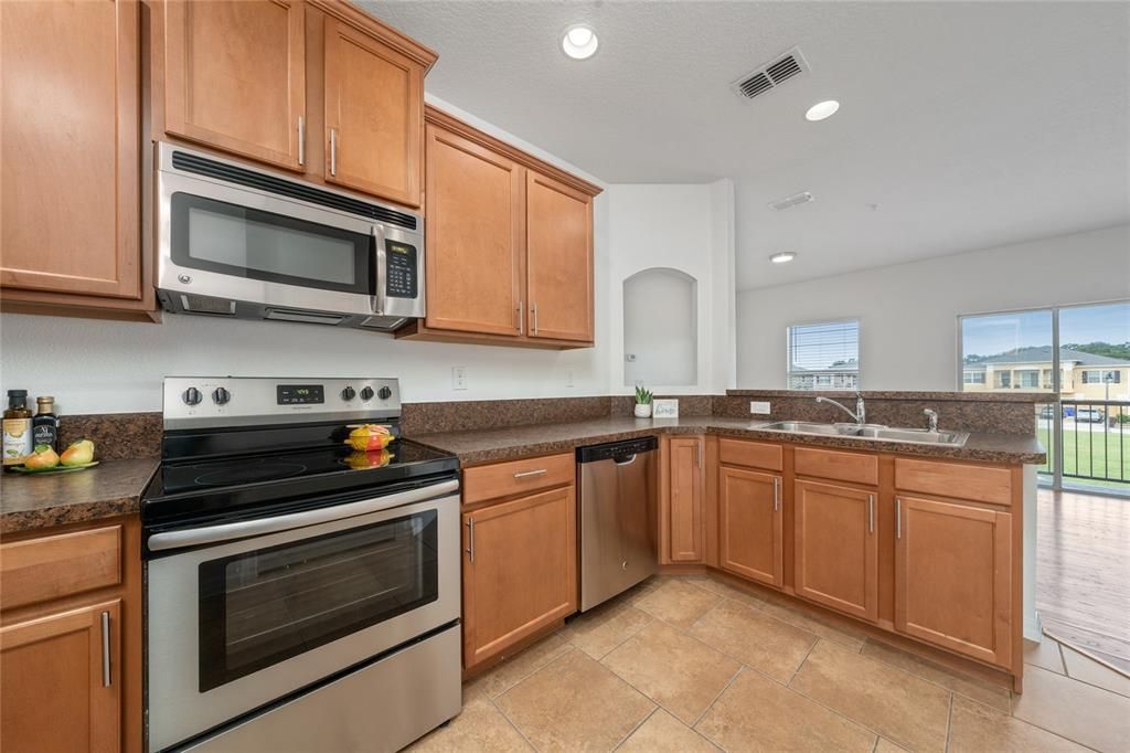 For Rent: $2,050 (2 beds, 2 baths, 1273 Square Feet)