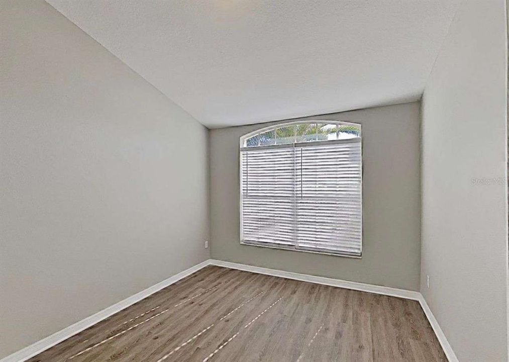 For Rent: $2,050 (4 beds, 2 baths, 2042 Square Feet)