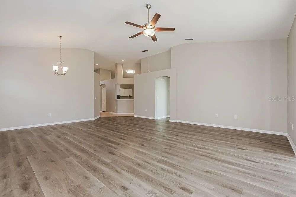 For Rent: $2,050 (4 beds, 2 baths, 2042 Square Feet)