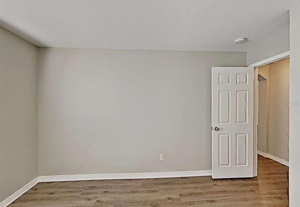 For Rent: $2,050 (4 beds, 2 baths, 2042 Square Feet)