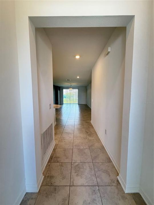 For Rent: $2,600 (3 beds, 2 baths, 2115 Square Feet)