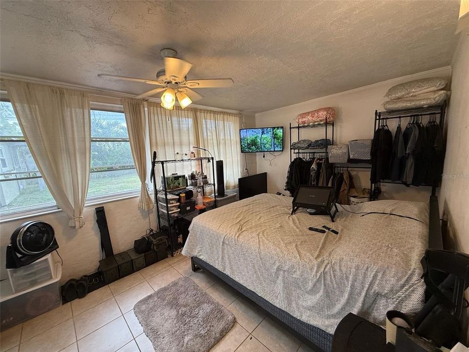 For Sale: $400,000 (2 beds, 2 baths, 1214 Square Feet)