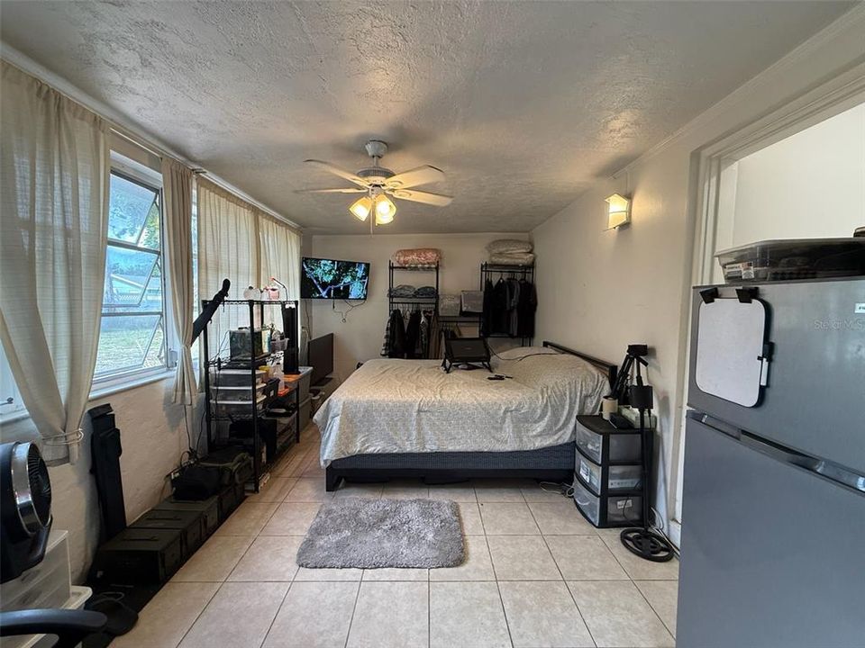 For Sale: $400,000 (2 beds, 2 baths, 1214 Square Feet)