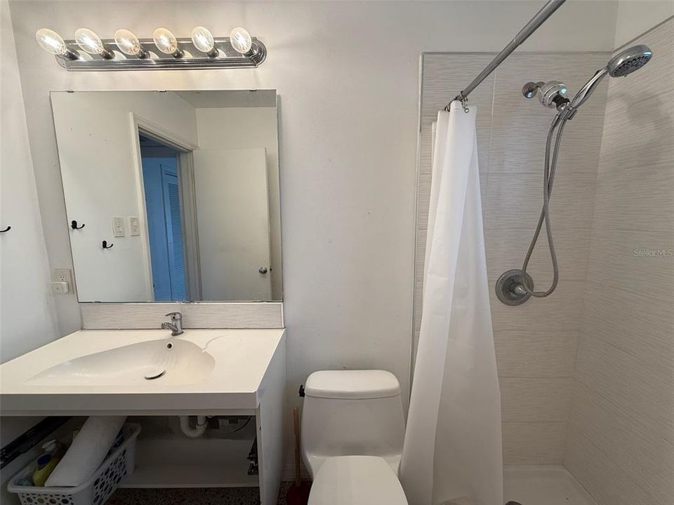 For Sale: $400,000 (2 beds, 2 baths, 1214 Square Feet)