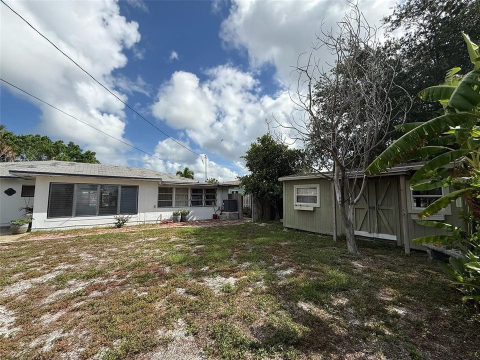 For Sale: $400,000 (2 beds, 2 baths, 1214 Square Feet)