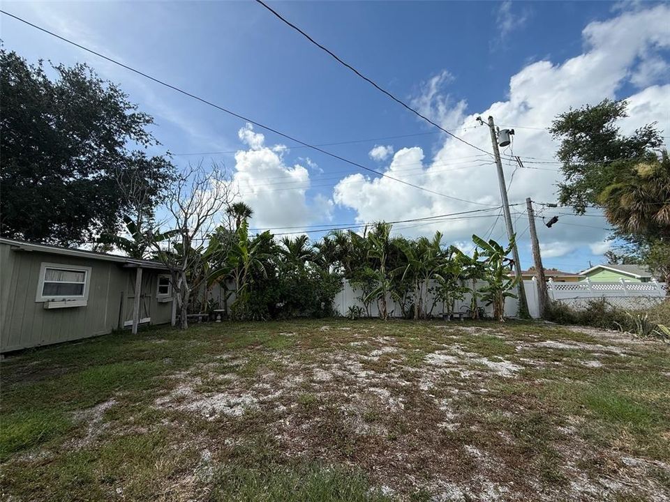 For Sale: $400,000 (2 beds, 2 baths, 1214 Square Feet)