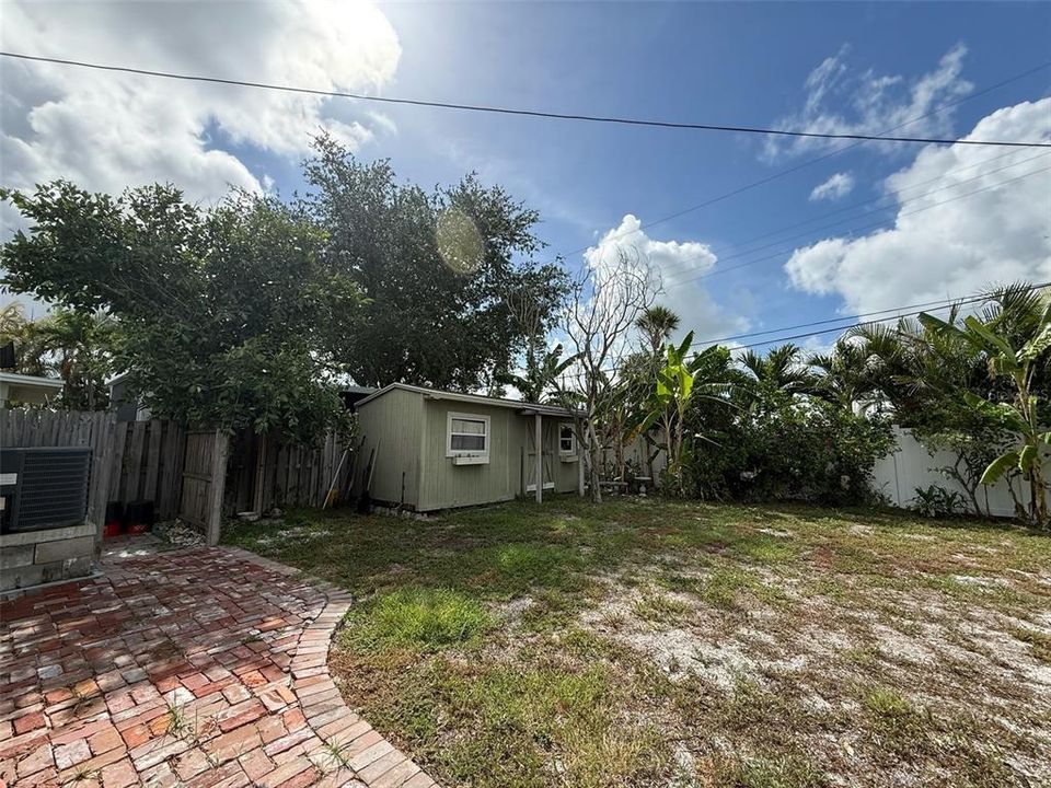 For Sale: $400,000 (2 beds, 2 baths, 1214 Square Feet)
