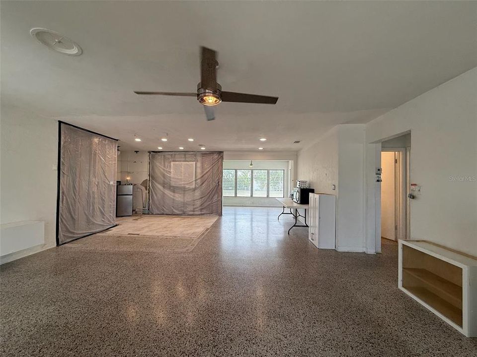 For Sale: $400,000 (2 beds, 2 baths, 1214 Square Feet)