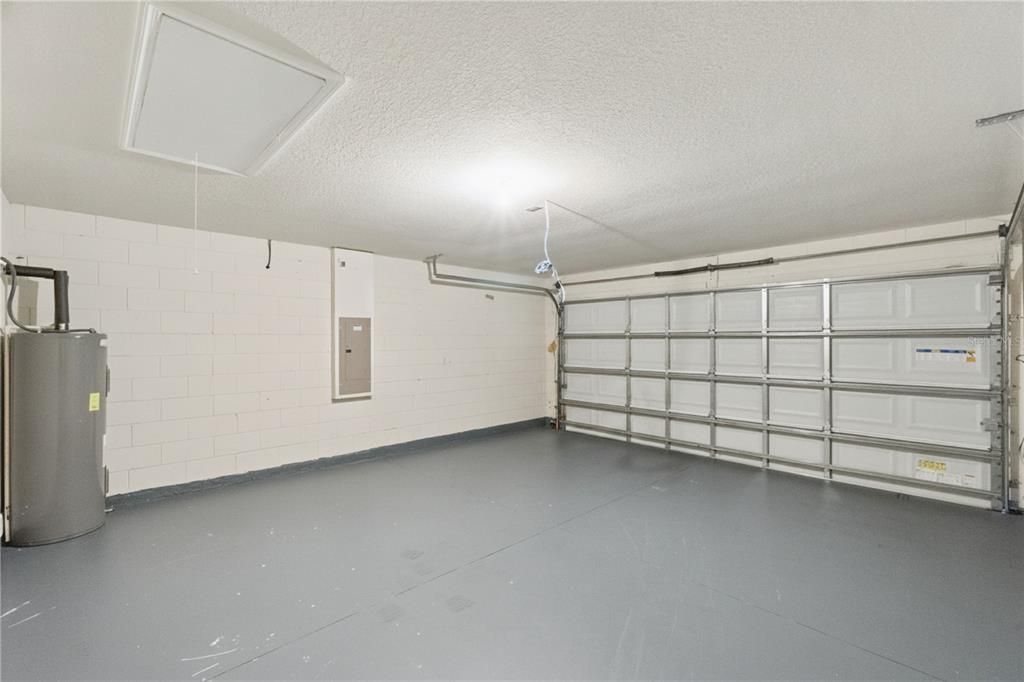 For Sale: $325,000 (3 beds, 2 baths, 2035 Square Feet)