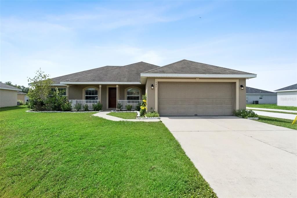 For Sale: $325,000 (3 beds, 2 baths, 2035 Square Feet)