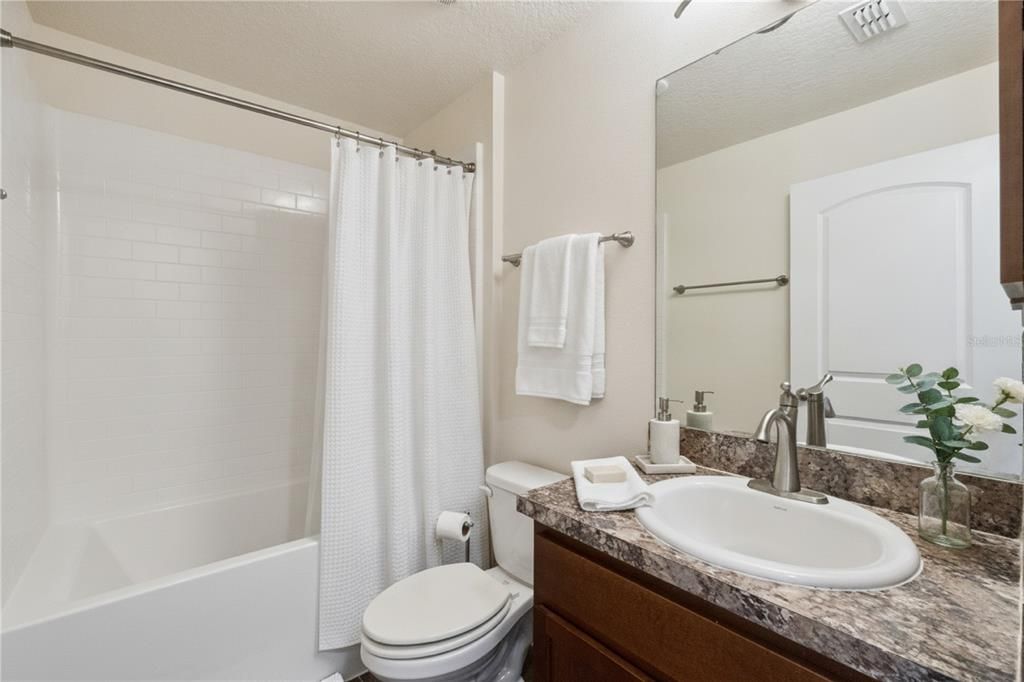 For Sale: $325,000 (3 beds, 2 baths, 2035 Square Feet)