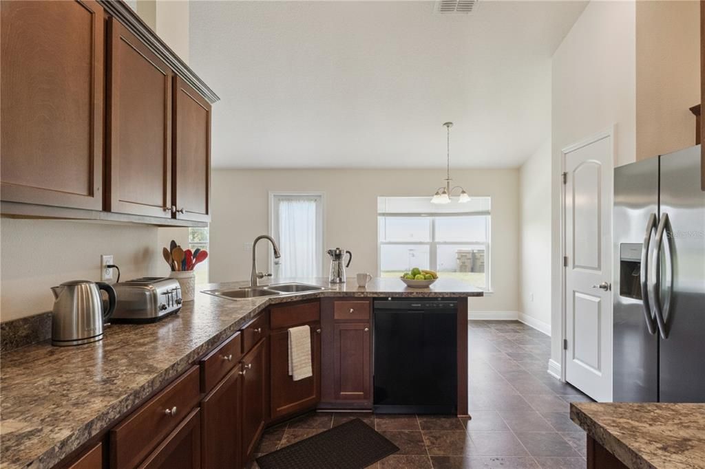 For Sale: $325,000 (3 beds, 2 baths, 2035 Square Feet)