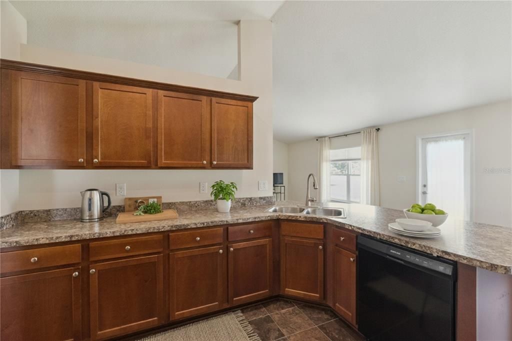 For Sale: $325,000 (3 beds, 2 baths, 2035 Square Feet)