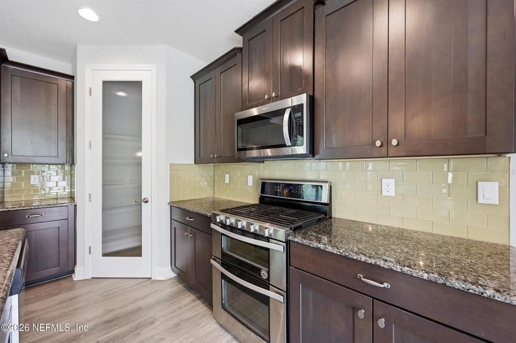 En Venta: $630,000 (4 camas, 3 baños, 2781 Pies cuadrados)