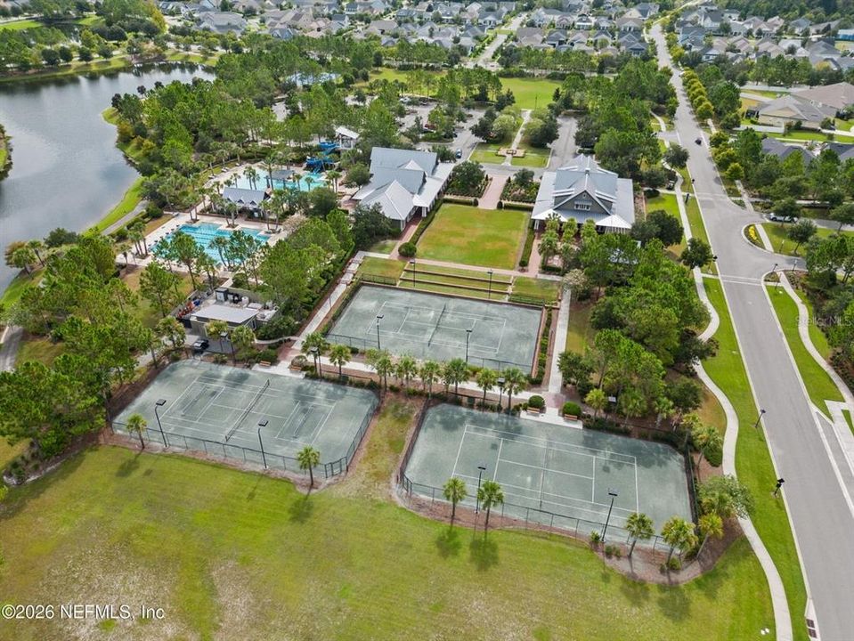 En Venta: $630,000 (4 camas, 3 baños, 2781 Pies cuadrados)