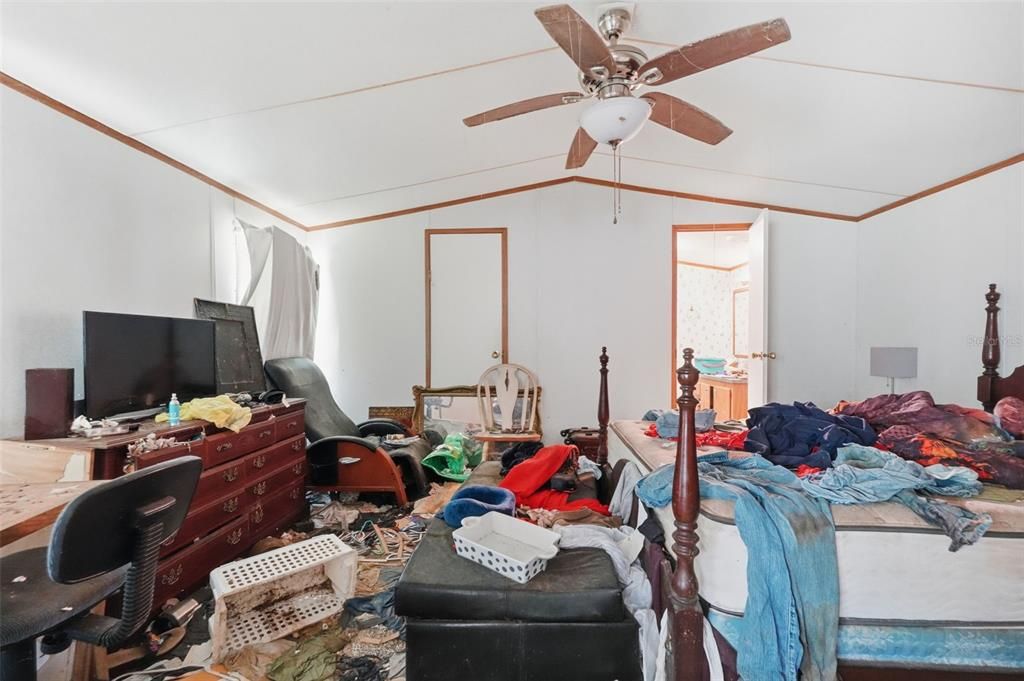 For Sale: $189,000 (3 beds, 2 baths, 1216 Square Feet)