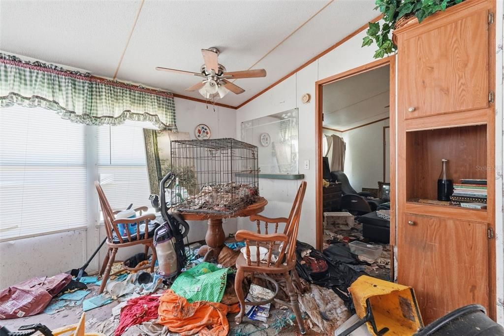 For Sale: $189,000 (3 beds, 2 baths, 1216 Square Feet)