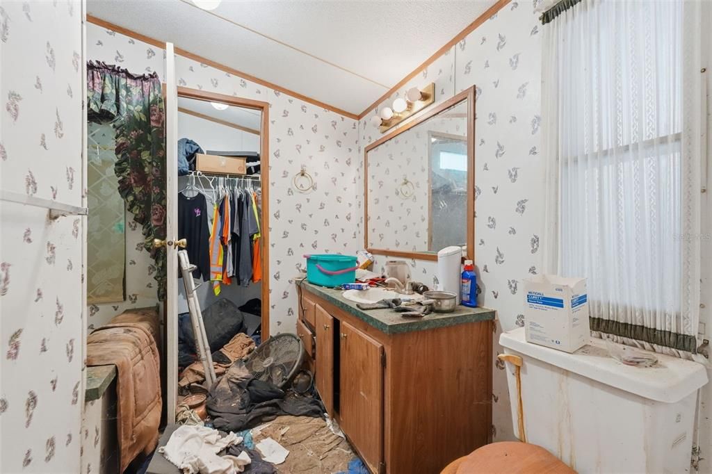 For Sale: $189,000 (3 beds, 2 baths, 1216 Square Feet)