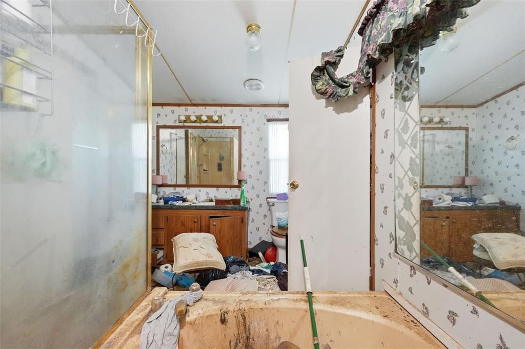 For Sale: $189,000 (3 beds, 2 baths, 1216 Square Feet)