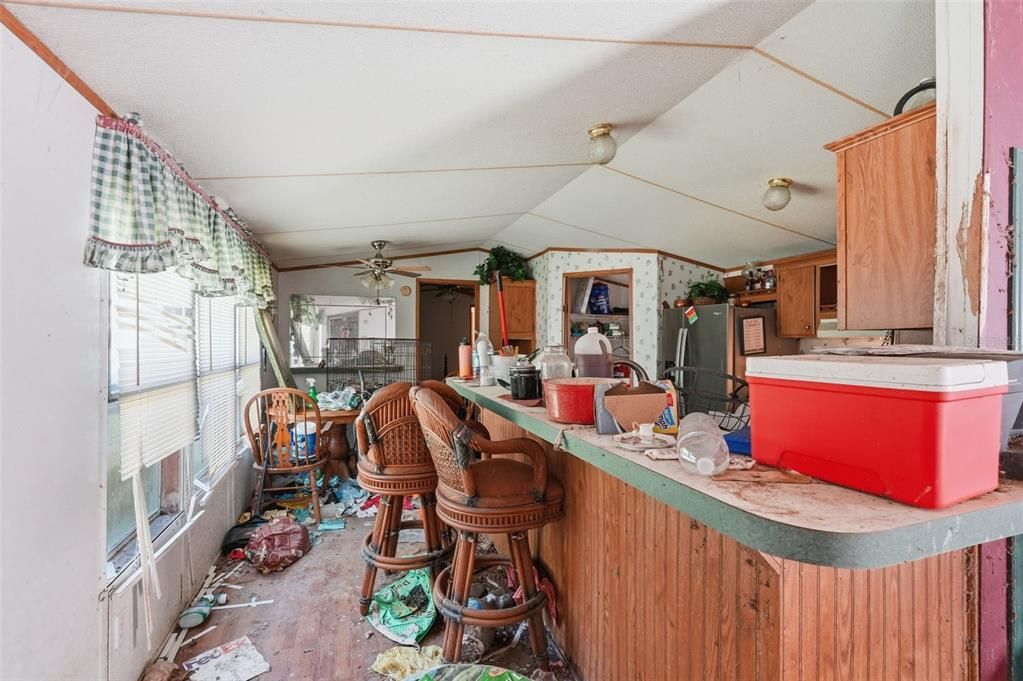 For Sale: $189,000 (3 beds, 2 baths, 1216 Square Feet)