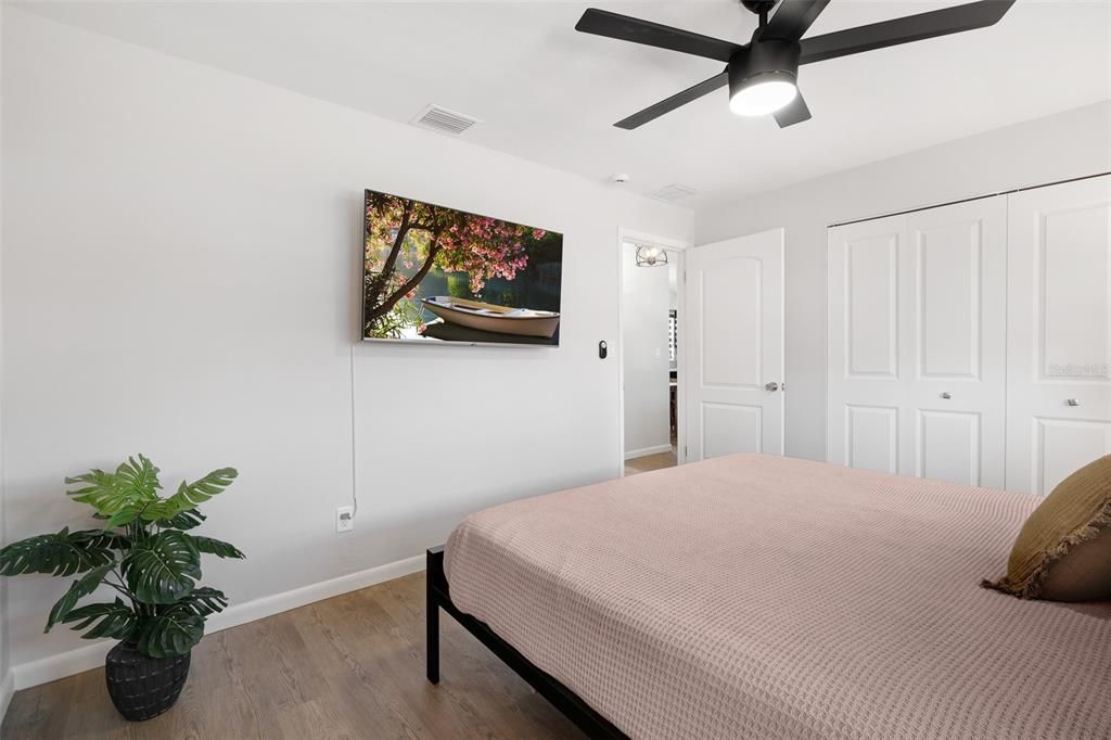 For Sale: $599,600 (8 beds, 0 baths, 1584 Square Feet)
