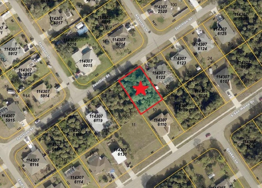 En Venta: $16,000 (0.23 acres)